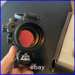 At3 Tatical Leos Red Dot Sight With Integrated Green Laser Sight New