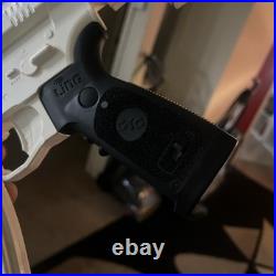 Crimson Trace LINQ Green Laser Sight Wireless Grip 300 Lumen LED Demo Crimson Trace LINQ Green Laser Sight Wireless Grip 300 Lumen LED Demo