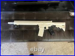 Crimson Trace LINQ Green Laser Sight Wireless Grip 300 Lumen LED Demo Crimson Trace LINQ Green Laser Sight Wireless Grip 300 Lumen LED Demo